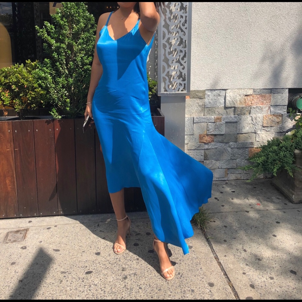 An amazing, sexy , royal blue , open back dress - Picture 1 of 6